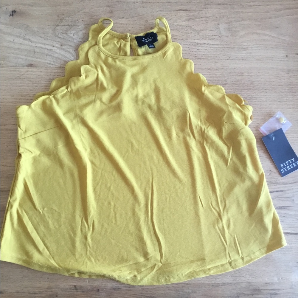 Fifty Street Scalloped Halter‎ Crop Top Yellow Women’s Medium NWT